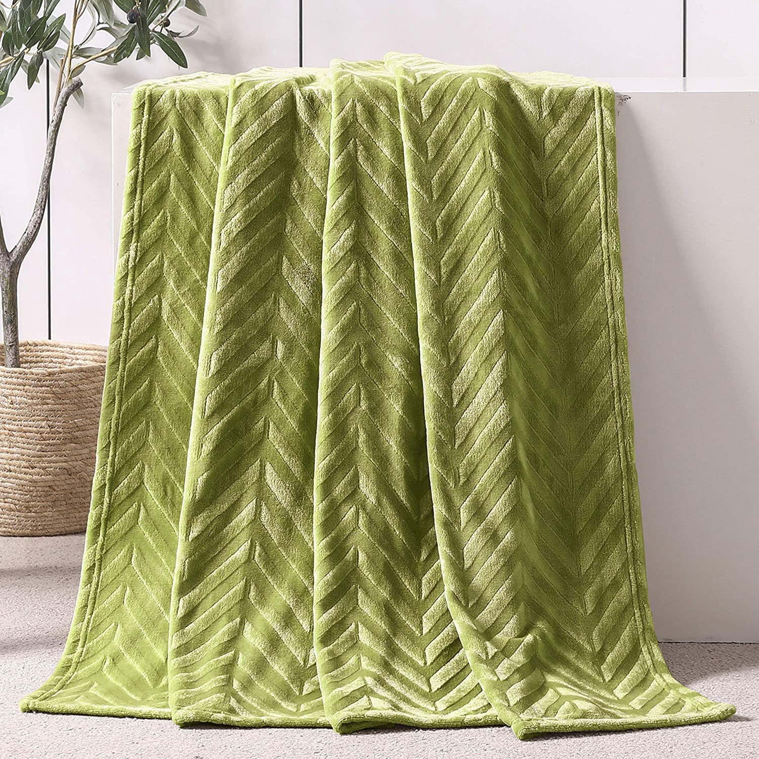 Whale Flotilla Lightweight Deep Green Bed Blanket – Soft Jacquard Weave