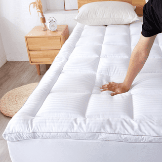 Quilted Fitted Mattress Pad Non-Skid Waterproof Fitted Sheet Mattress Protector with Highly Absorbent Fill Layer Cotton Blend Cover Surface