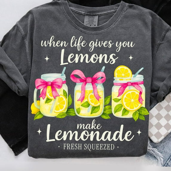 When Life Gives You Lemons T-Shirt, Funny Lemonade Graphic Tee, Retro Coquette Lemon Shirt, Fancy Citrus Summer Shirt, Bright Summer Tee