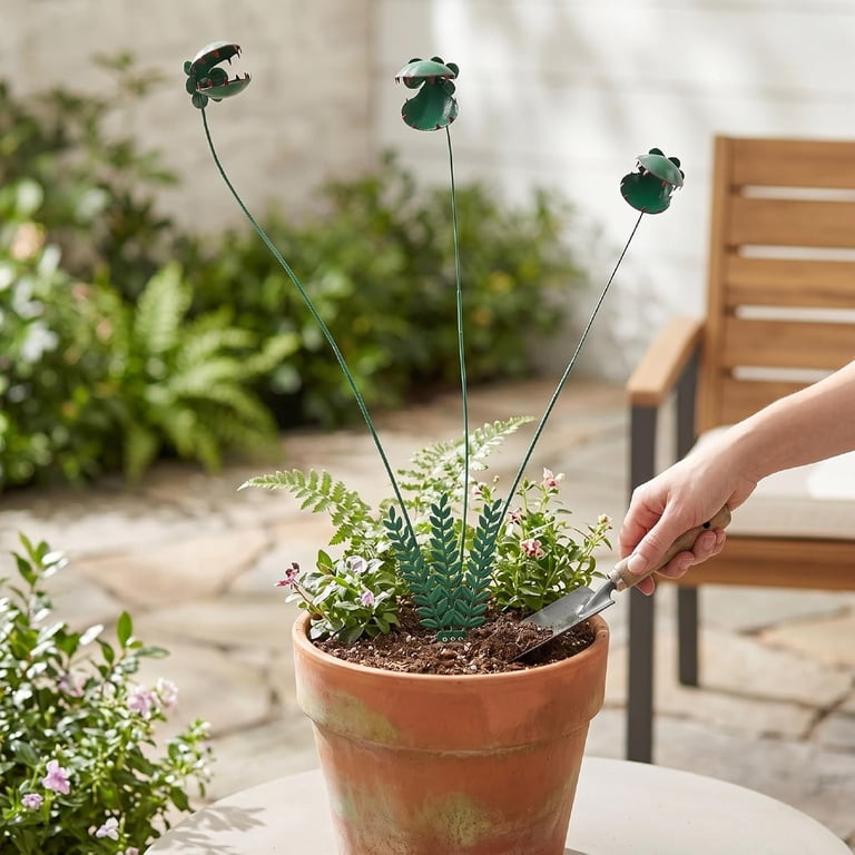 Whimsical Metal Carnivorous Plant Garden Stake, 25-inch Large