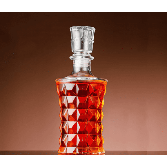 Whiskey Decanter, Lead-Free Crystal Liquor Carafe with Stopper,Liquor Bottle Decanter for Whiskey,Scotch,Vodka Bourbon and Rum