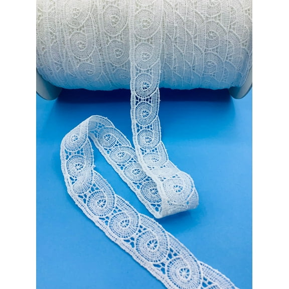 White 1-1/4" Venice Lace Swirl