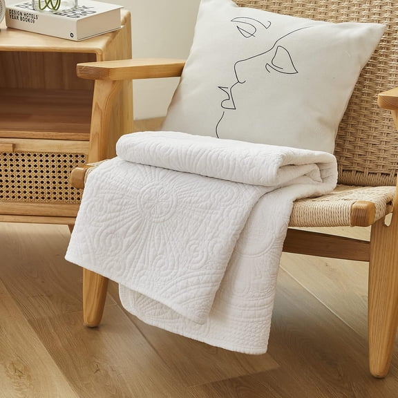 White Boho Sunflower Medallion Quilt Cotton Quilted Throw Blanket for Bed Couch Daybed 47 X 60 Inch Decorative Throw Blankets