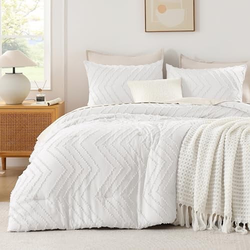 White Comforter Queen, Boho Soft Fluffy Warm Lightweight Bedding Comforter Sets for Queen Bed, 3 Pieces Chevron Tufted Aesthetic Microfiber Lightweight Comforter Set