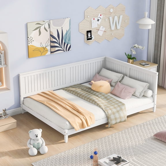 White Daybed, Clean Silhouette and Elegant Hue / Beautifies Bedroom Decoration