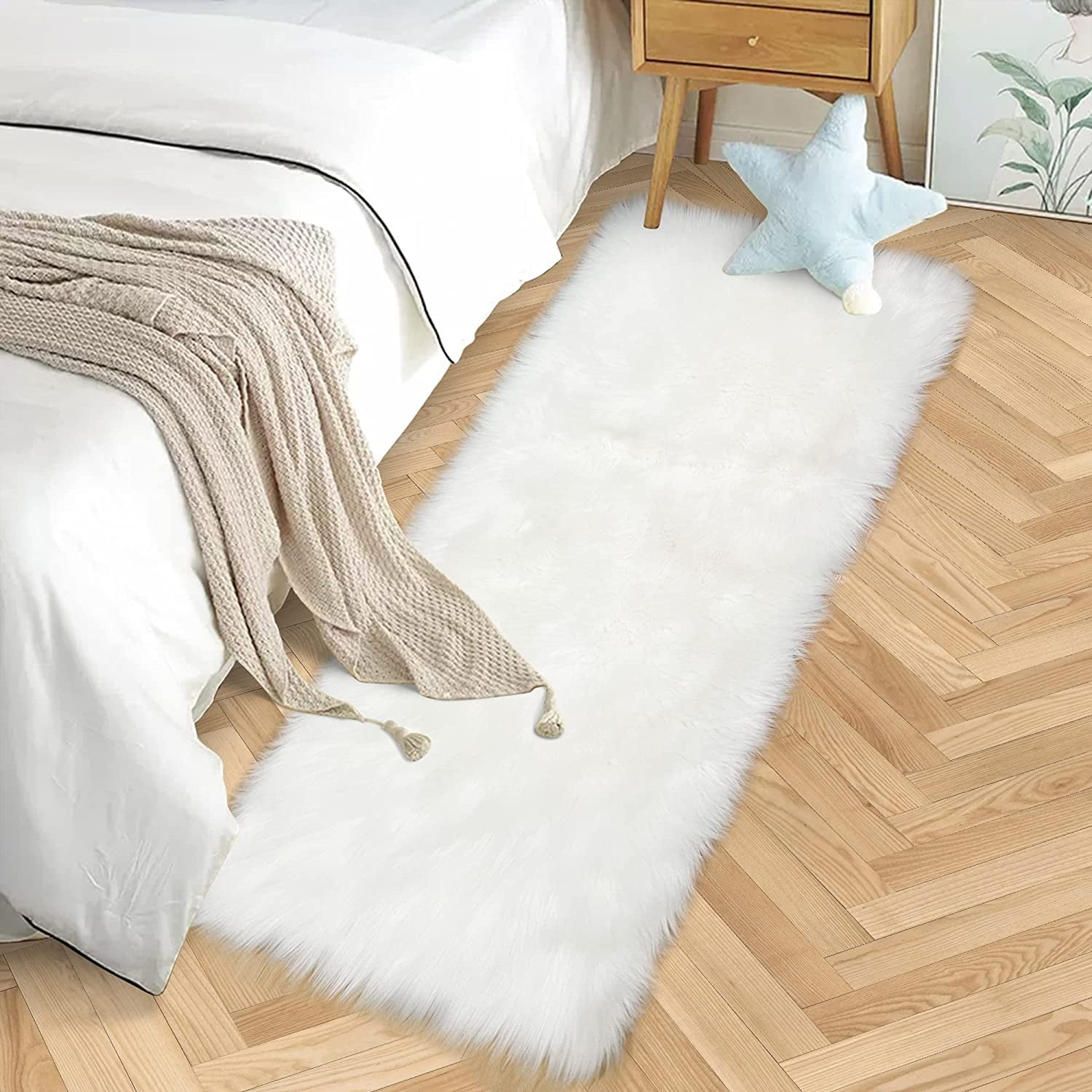 White Faux Fur Rug 6x9 Feet Fluffy Area Rug for Living Room Bedroom