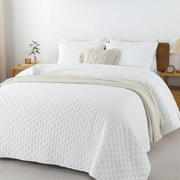 White King Size Quilt Bedding Set (106x96 Inch), 3 Pieces Soft Lightweight Bedspread Coverlet, Terracotta Boho Summer Quilt King Size for All Season(1 Quilt, 2 Pillow Shams)