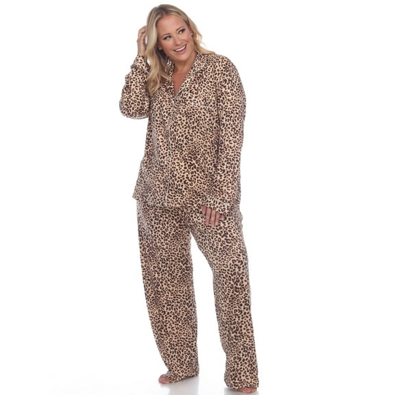 White Mark Womens Plus Size Long Sleeve Dots Pajama Set