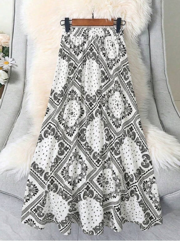 White Paisley Bandana Print Elastic Waist Flowing A-Line Maxi Skirt For Women Casual Summer Vacation Skirt