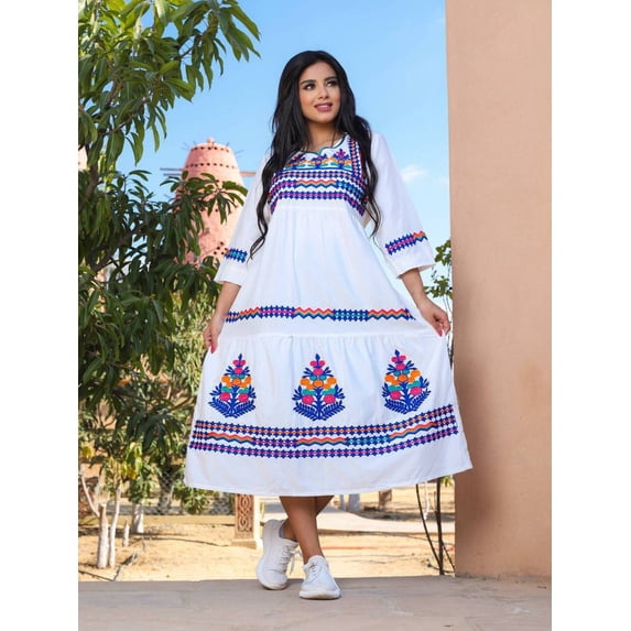 White Tunic embroidered kaftan, Egyptian cotton Materials: Egyptian cotton, Size: M, Color: White