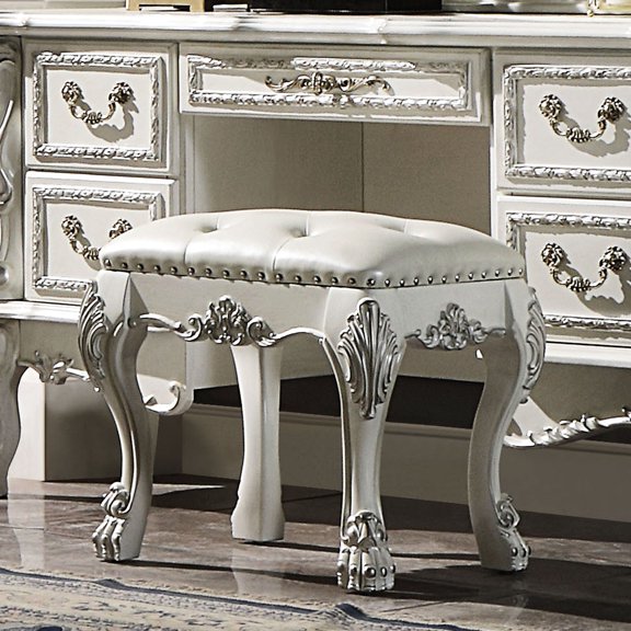 White Upholstered Tufted Stool / Enhance Bedroom Visual Effect