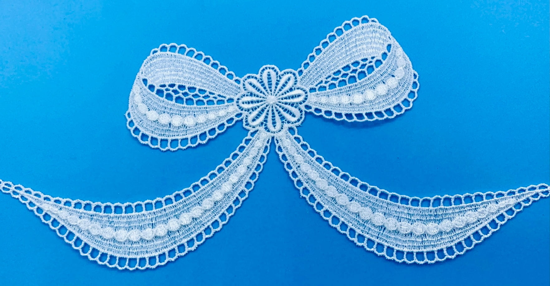 White Venice Lace Bow Applique (5" High X 11" Wide)