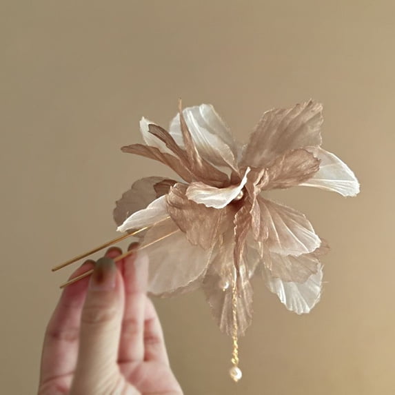 White magnolia hairpin, new Chinese style, ancient style, high-end hairpin, temperament, Hanfu cheongsam hairpin, step-shaking hair accessory