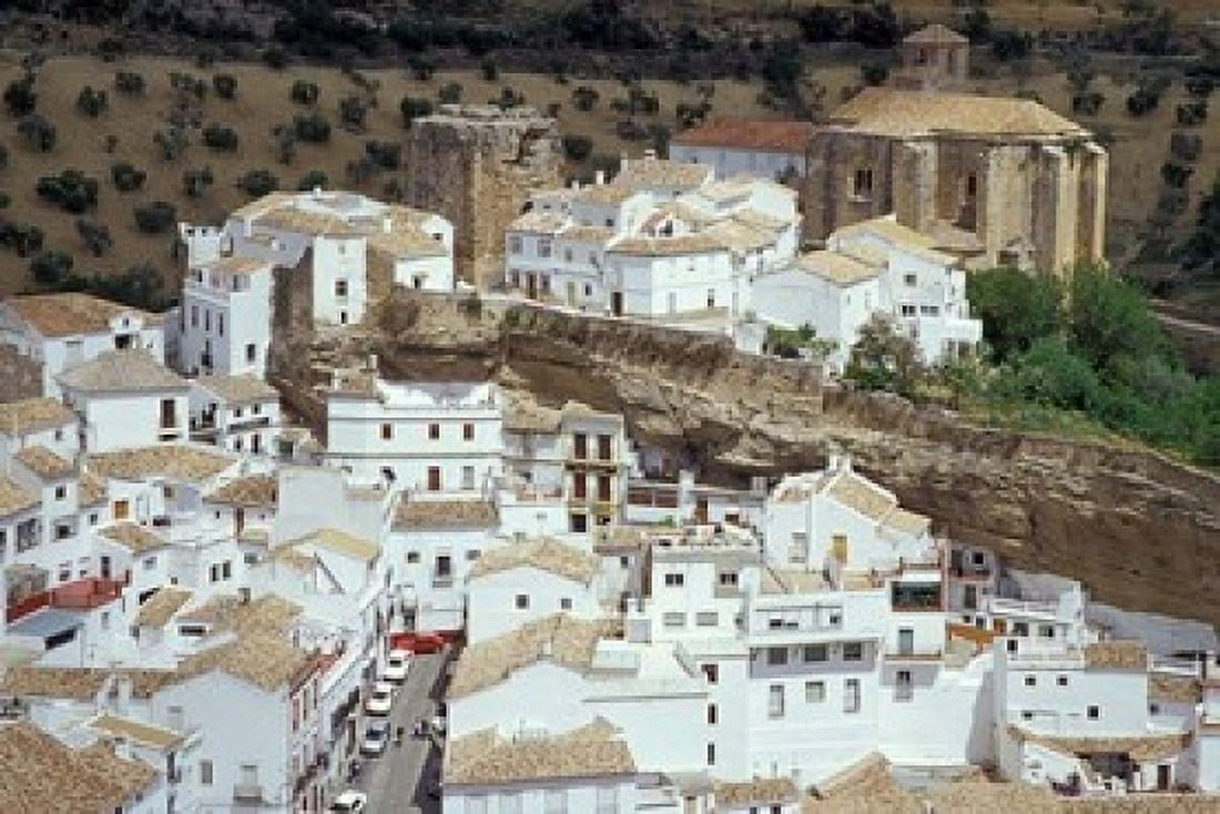 Whitewashed Village with Houses in Cave-like Overhangs Sentenil Spain Canvas Art - John & Lisa Merrill DanitaDelimont (18 x 12)
