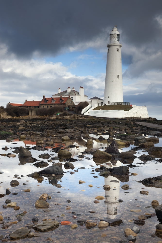 Whitley Bay Northumberland England St Marys Lighthouse Canvas Art - John Short Design Pics (12 x 19)