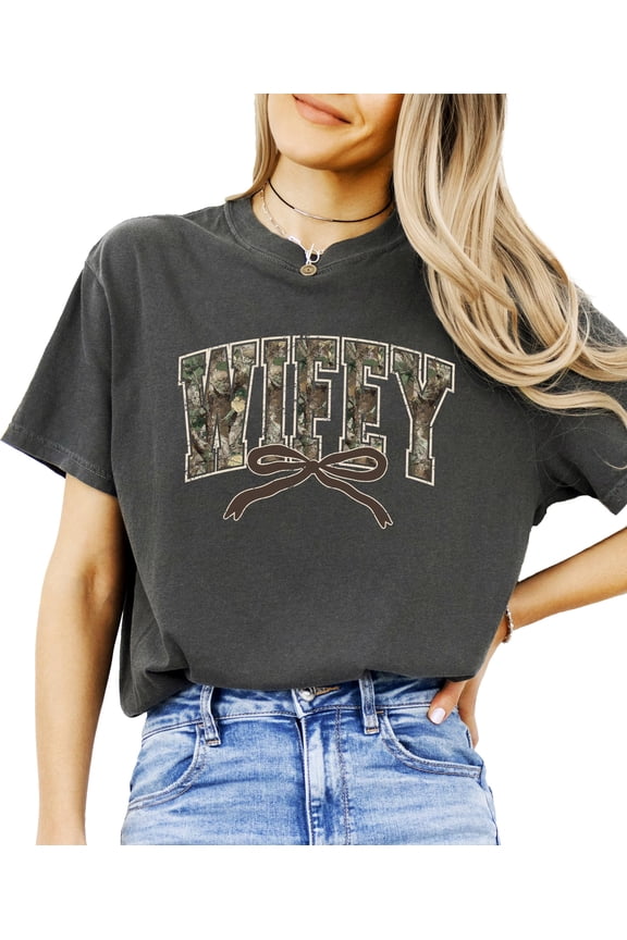 Wifey Camo Varsity Letter T-Shirt for Women - Coquette Bow Graphic Tee - Camouflage Wife Shirt Pepper Shirt Adult 2X-Large