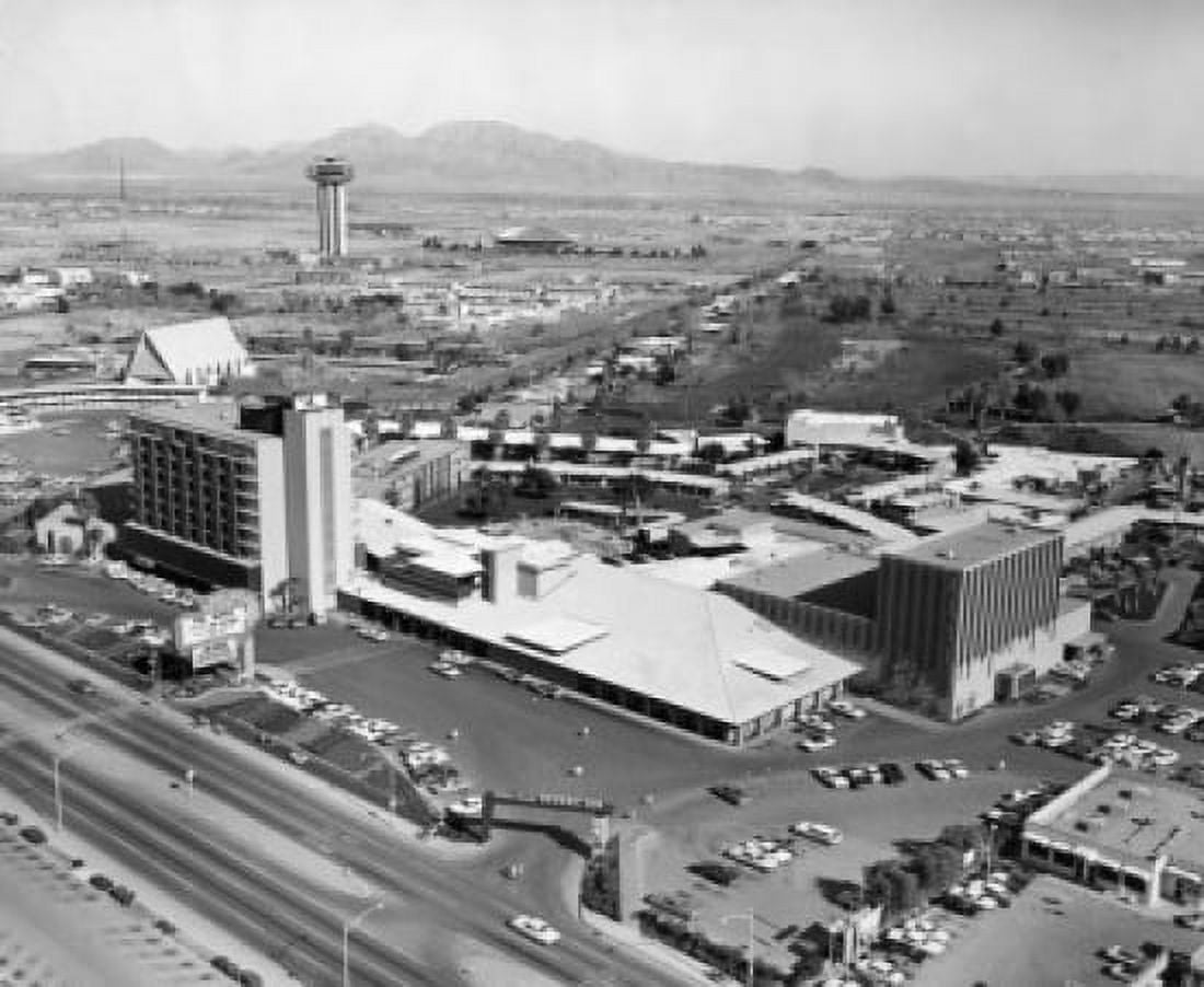 Wilbur Clarks Desert Inn Las Vegas Nevada USA Canvas Art - (18 x 24)