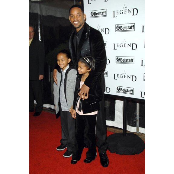 Will Smith Jayden Smith Willow Smith At Arrivals For I Am Legend Premiere Wamu Theatre At Madison Square Garden New