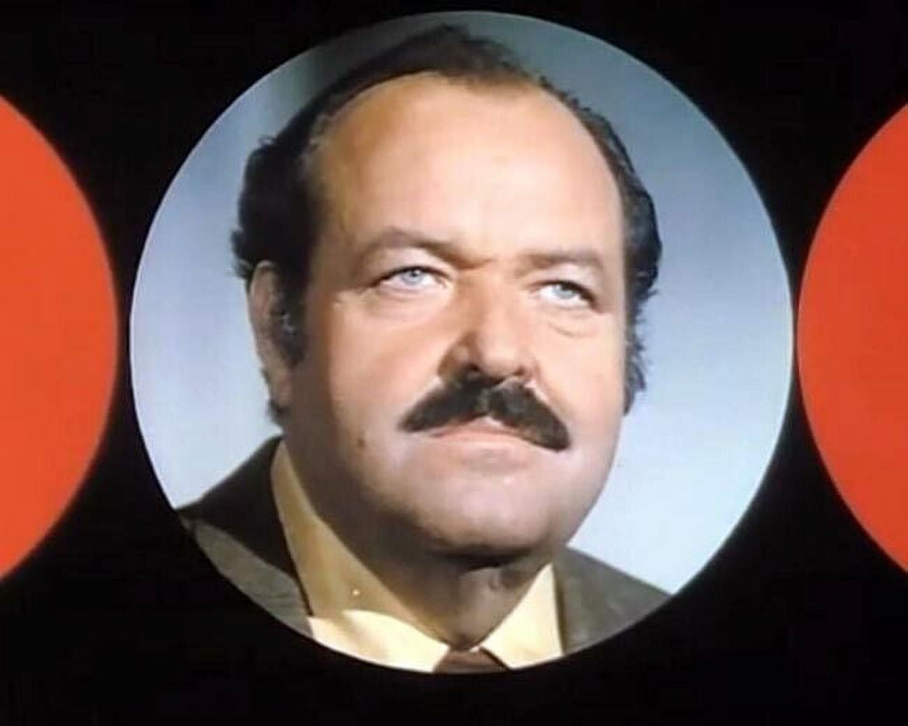 William Conrad as Frank Cannon in classic TV series Cannon intro 8x10