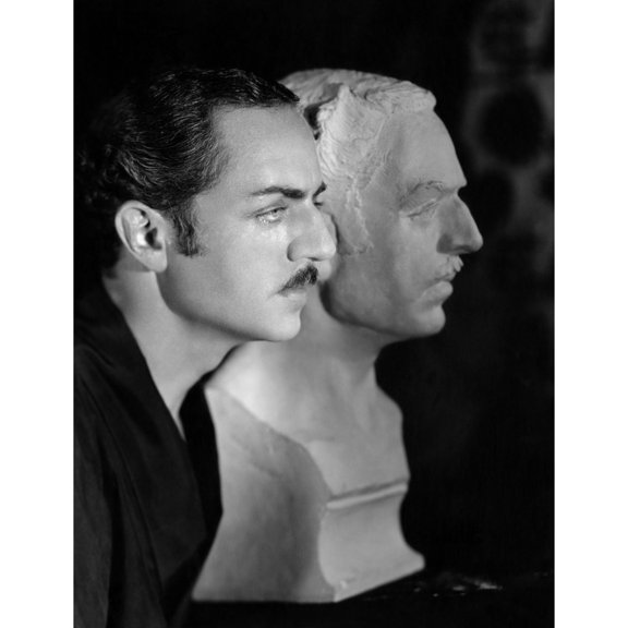 William Powell With Plaster Bust To Be Used In Behind The Makeup 1930 Photo Print (8 x 10)