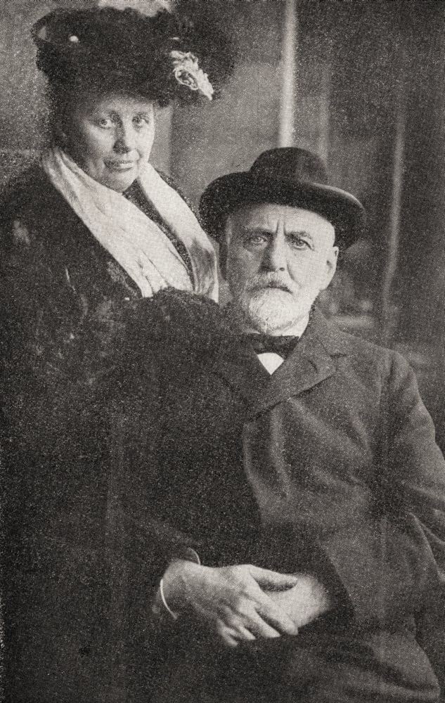 William T Stead 1849 - 1912 English Journalist Publisher And Social Crusader Here Seen With His Wife Canvas Art - Ken Welsh Design Pics (22 x 34)