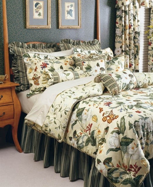 Williamsburg Floral Garden Images Comforter 4-Piece Full Set