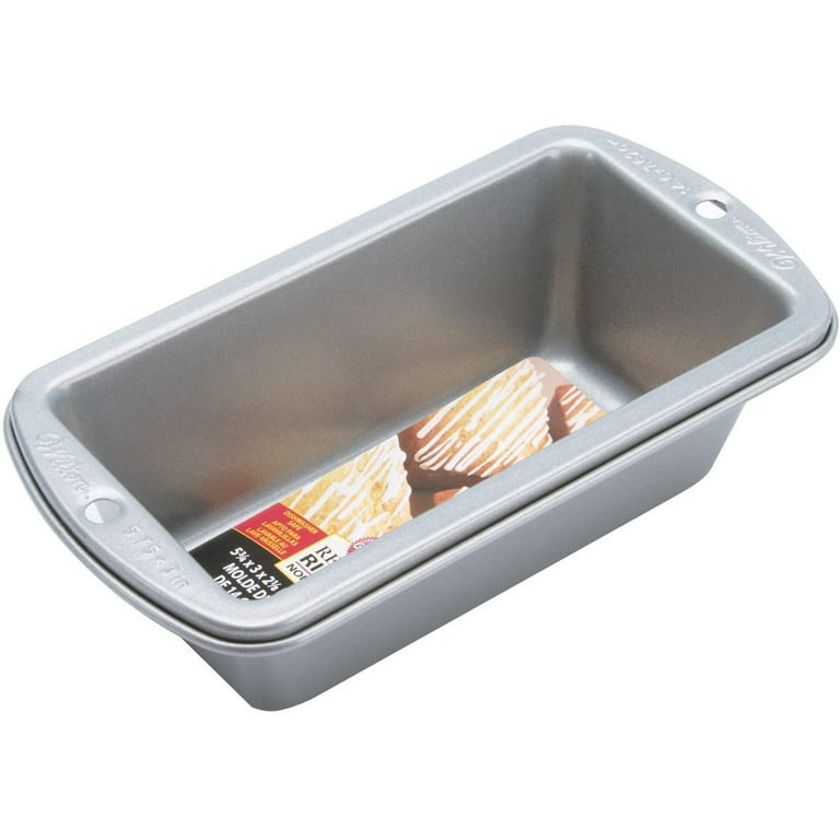 Wilton Novelty Aluminum Baking Pan, Silver