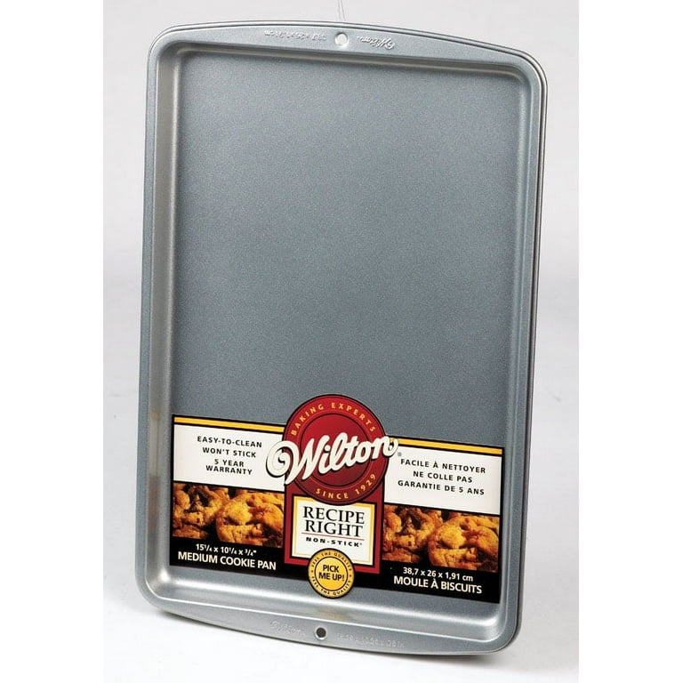 Wilton 191003192 Recipe Right 13 1/4 x 9 1/4 Small Non-Stick Baking Sheet