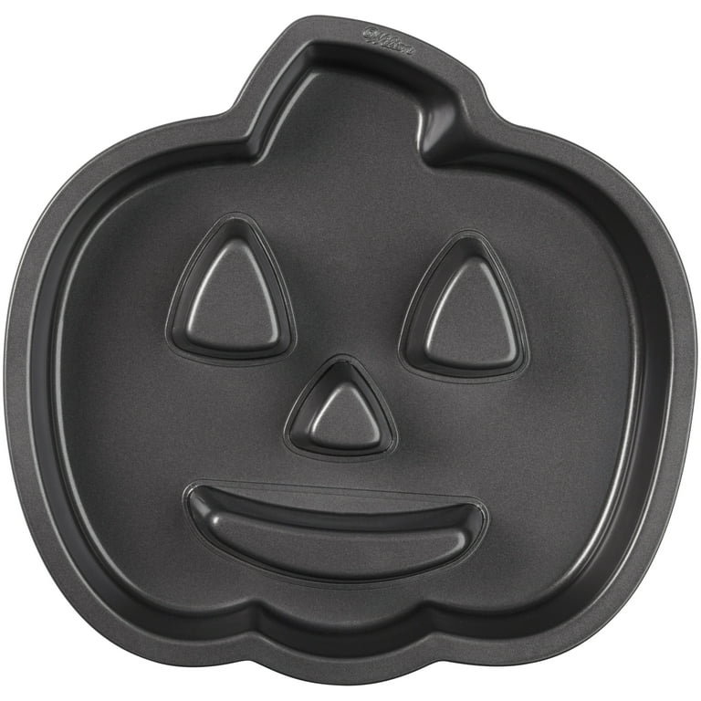 Wilton shaped cheap cake pans