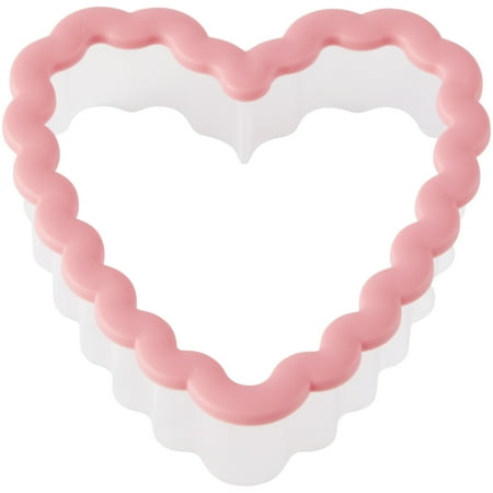 Wilton Scalloped Heart Grippy Cookie Cutter