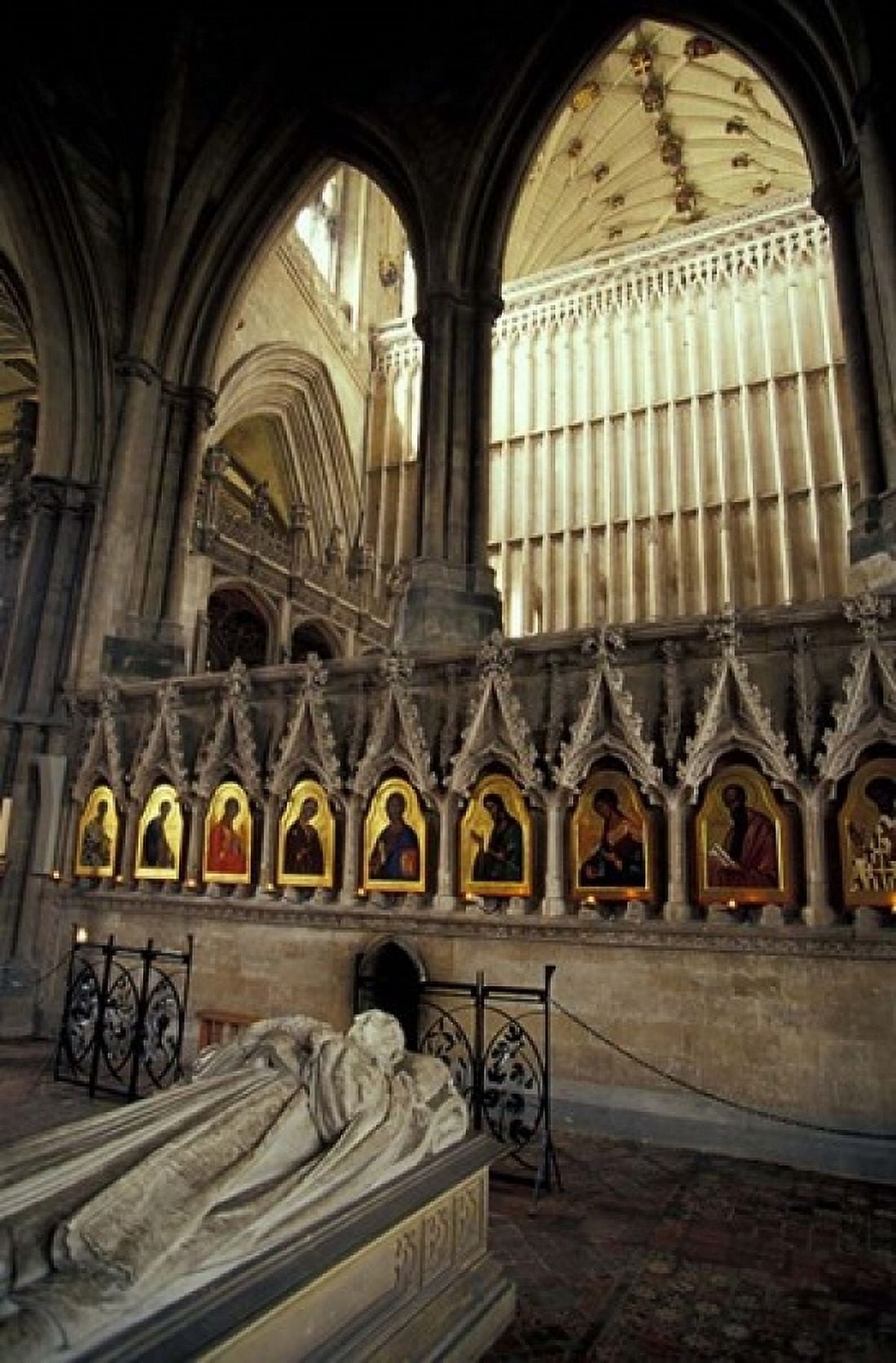 Winchester Cathedral Hampshire England Canvas Art - Nik Wheeler DanitaDelimont (12 x 17)