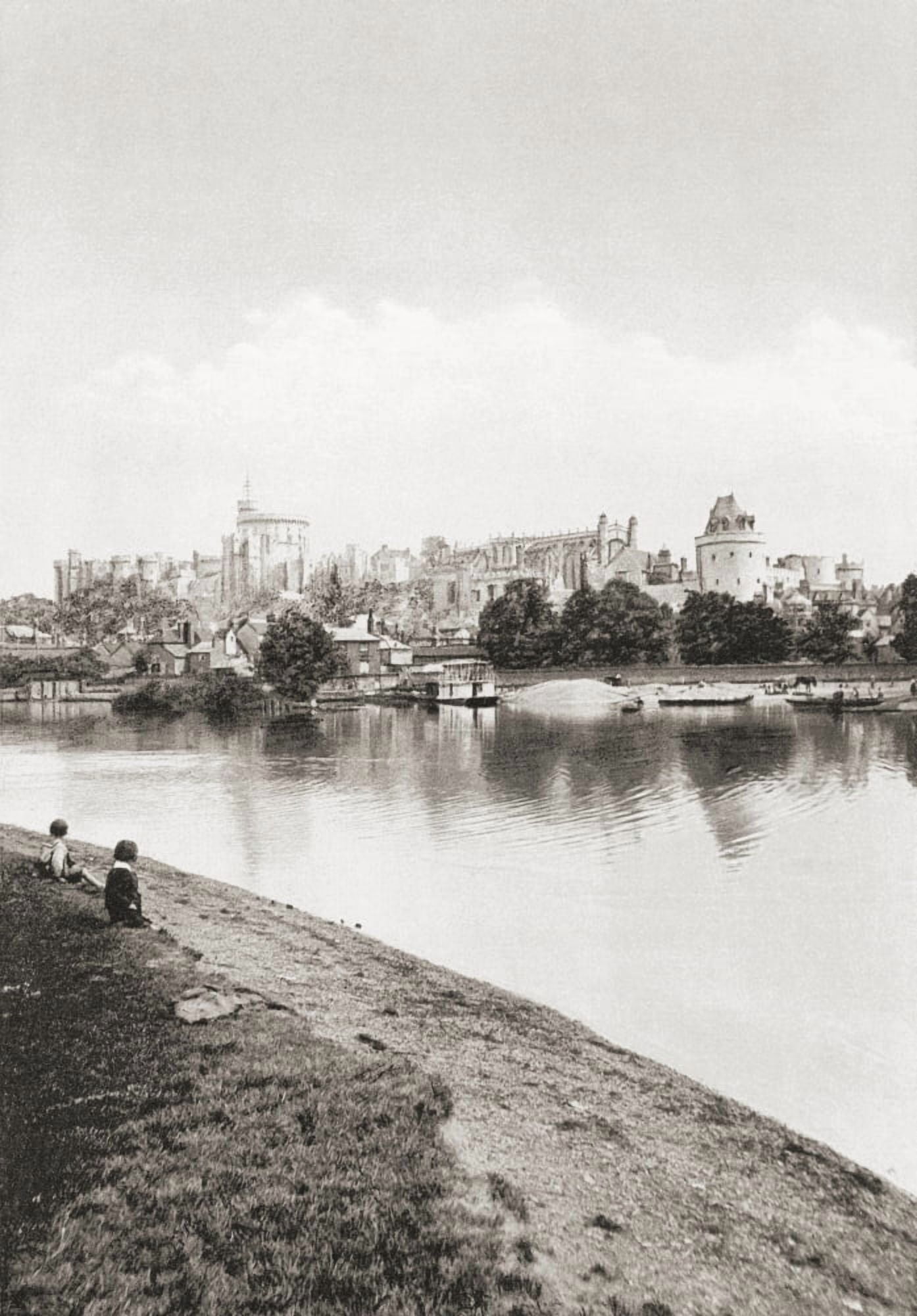 Windsor Castle England Seen From The River Thames In The Late 19Th Century From London Historic And Social Published 1902 Canvas Art - Ken Welsh Design Pics (12 x 18)