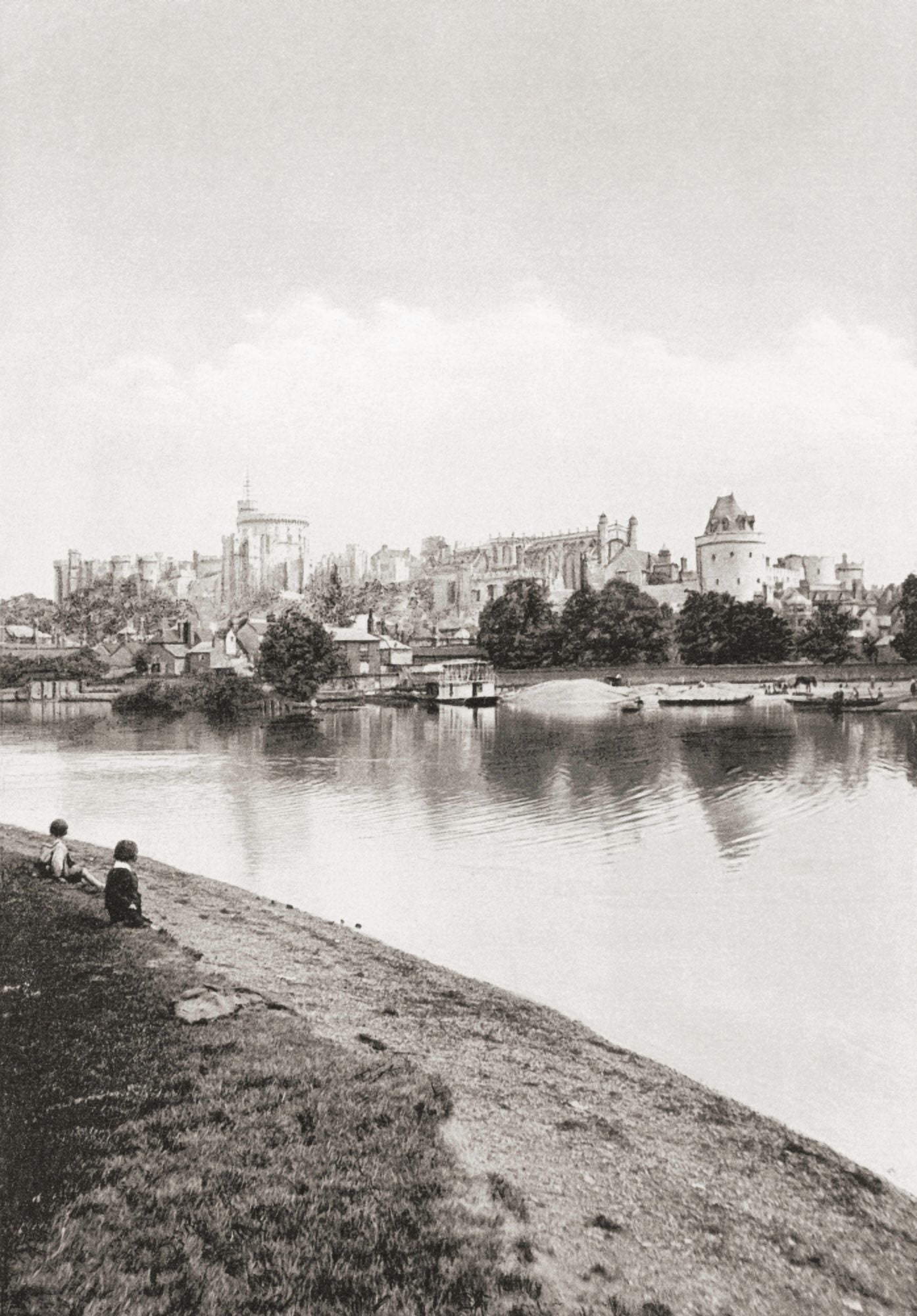 Windsor Castle England Seen From The River Thames In The Late 19Th Century From London Historic And Social Published 1902 Canvas Art - Ken Welsh Design Pics (24 x 36)
