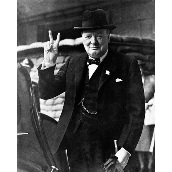 Winston Churchill iconic pose in suit doing Victory sign 8x10 photo