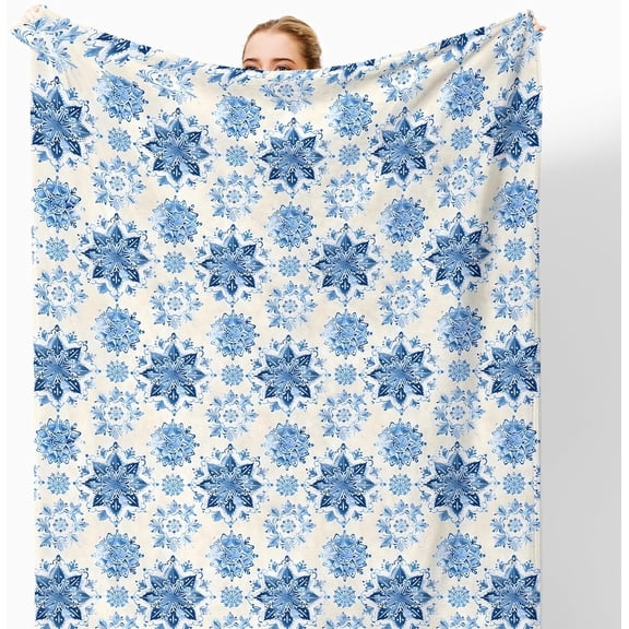 Winter Blue Snowflake Throw Blanket for Couch, Snowflake Christmas Decor, Vintage Blue and White Porcelain Floral Throw Blanket for Bedroom Living Room Home Decoration, 50x60 Inches