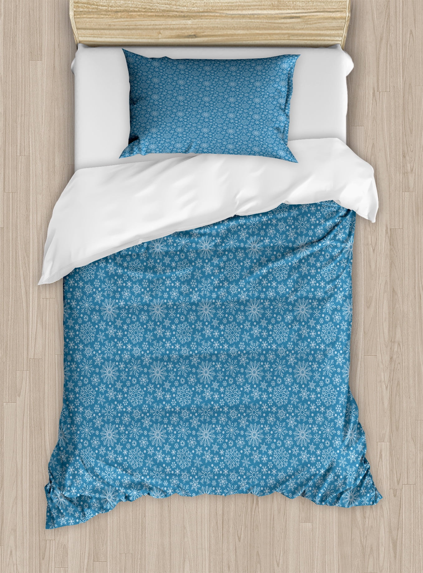 Twin Blue and White Snowflake Duvet Cover Set