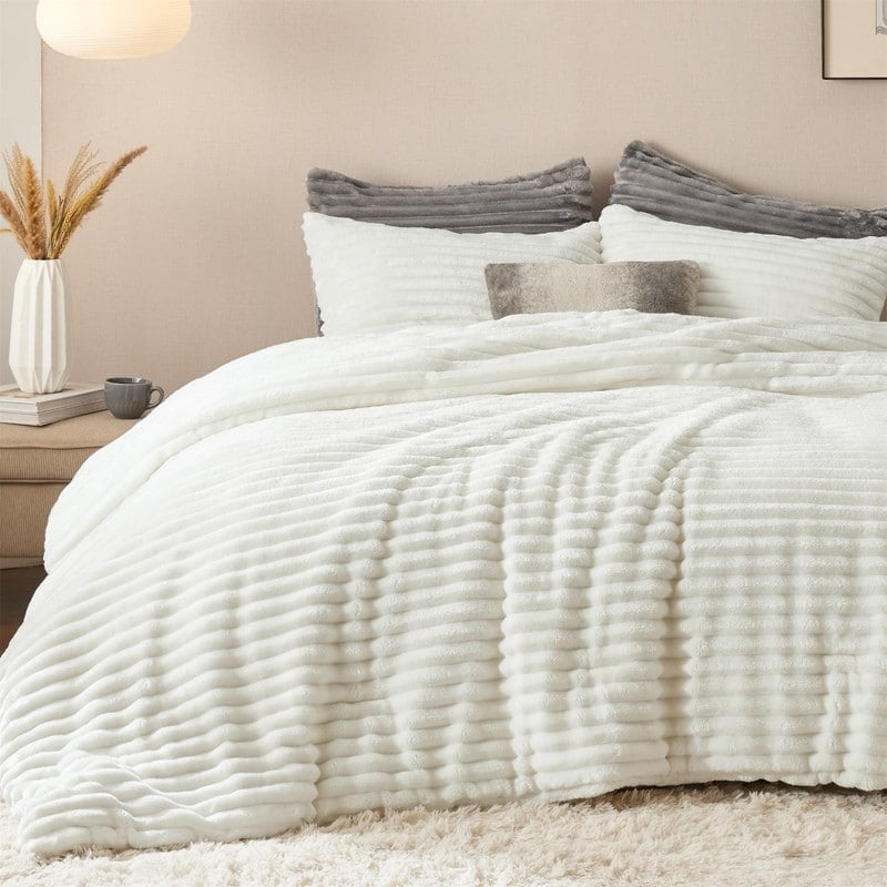 King Size Cream White Faux Fur Flannel Bedding Set