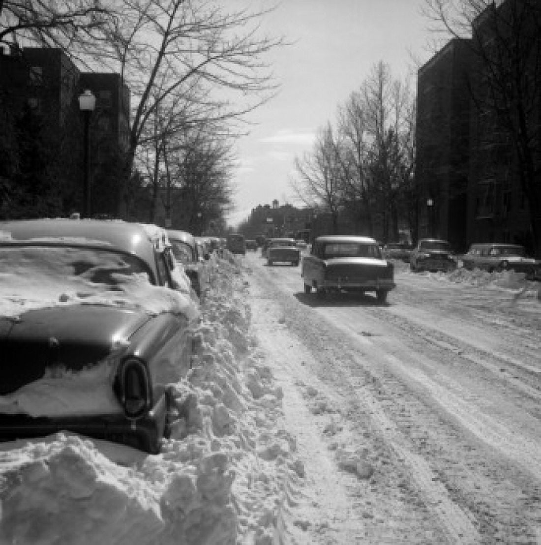 Winter street Canvas Art -  (18 x 24)