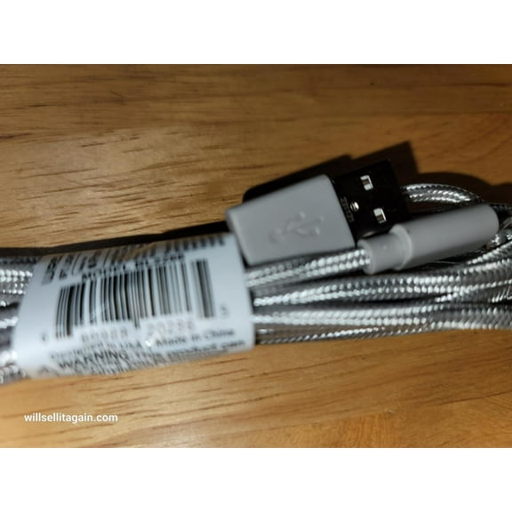 Wireless Gear USB Sync & Charge  Fabric iPhone Charger 6ft (Silver)