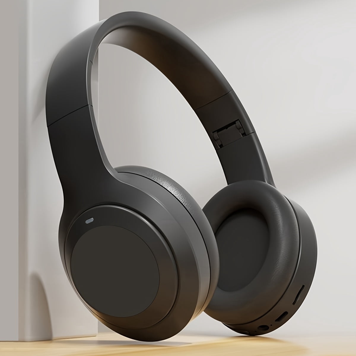 Wireless Headphones with Noise Cancellation That Can Be Worn on The Head, Offering 65 Hours of Playback. These Wireless Headphones Come with a Microphone, Are Foldable And Lightweight, And Provide