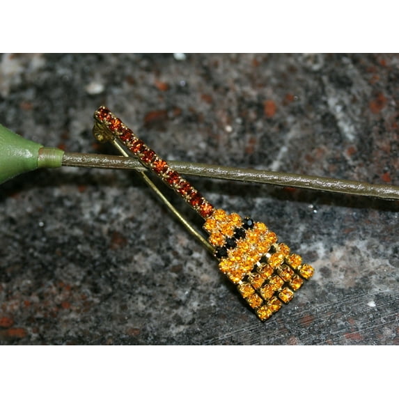 Witch's Broom Crystal Pin Rhinestone Halloween Broom Brooch pin