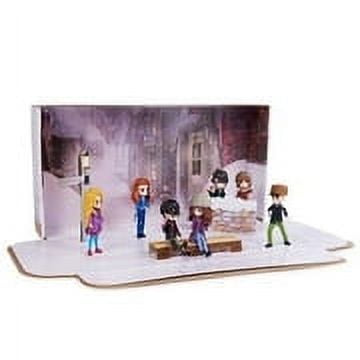 Wizarding World Harry Potter, Magical Minis Hogsmeade Collector Set with 7 Figures, Kids Toys for Girls and Boys Ages 6 and up