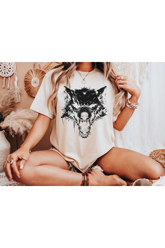 Wolf Silhouette Shirt, Majestic Wildlife Graphic Tee, Casual Unisex T-Shirt For Nature And Wolf Lovers All Size S-5XL