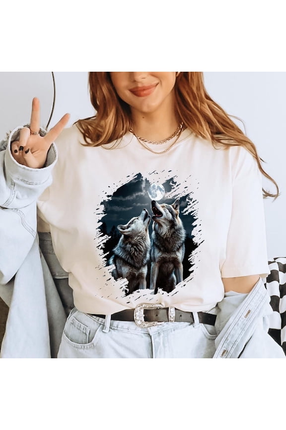 Wolf Tshirt, Animal Tshirt, Wolf Shirt, Wolves Shirt, Silver Wolf Shirt Loyal Wolf Shirt, Wild Free Wolf, Vintage Wolf Tee, Alc1864