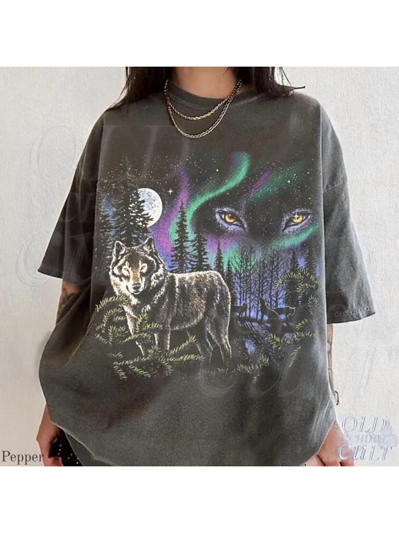 Wolf Vintage Retro Graphic Wilderness Howling Wildlife Creature T-shirt