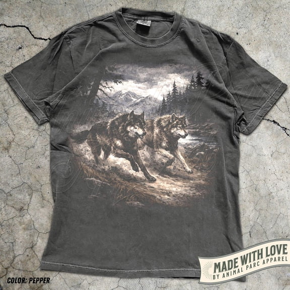 Wolves Running T-Shirt, Vintage Wolf Shirt, American Wildlife Tee, Wolf Lover, 90S Howling Moon Graphic Tee, Dark Animals Graphic Tee All Size S-5XL