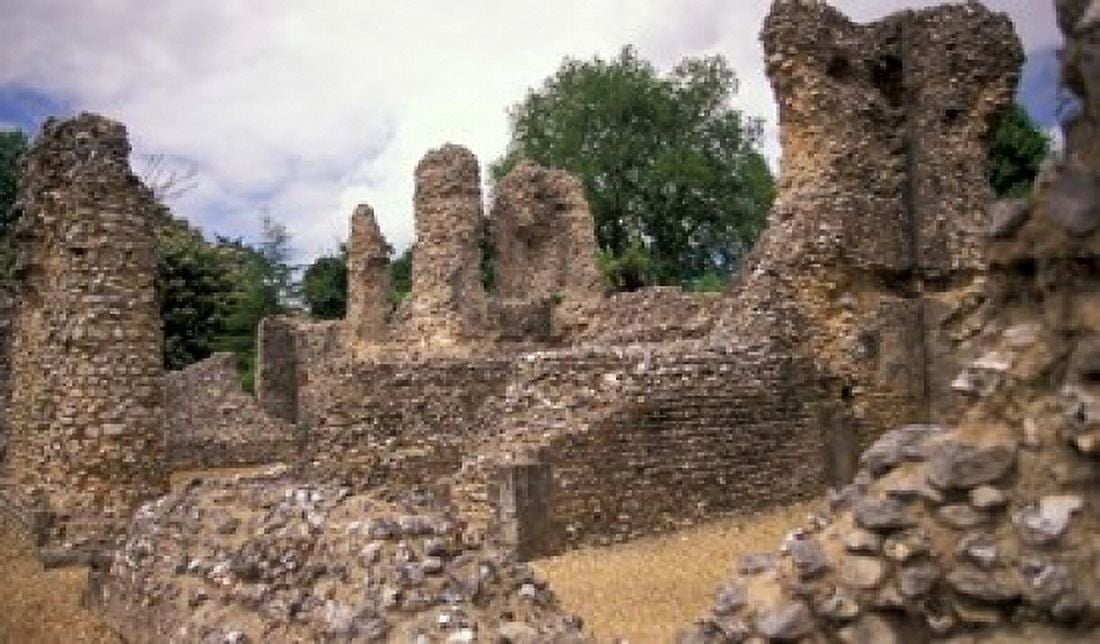 Wolvesey Castle Wince Canvas Art - Nik Wheeler DanitaDelimont (24 x 14)