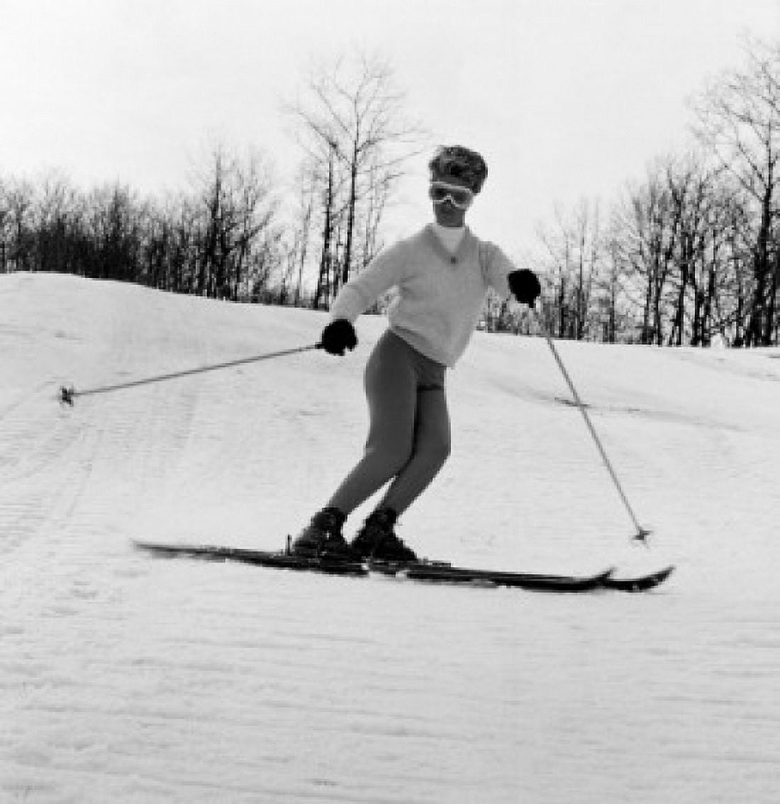Woman in ski goggleskiing Canvas Art - (18 x 24)