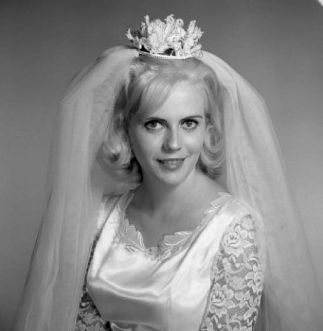 Woman in wedding dress Canvas Art - (24 x 36)