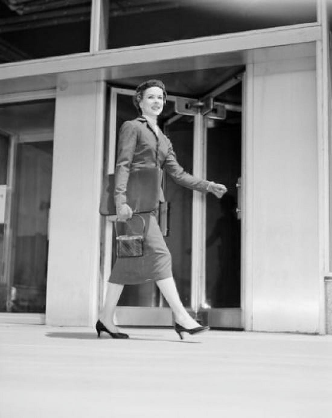Woman outside building Canvas Art - (18 x 24)